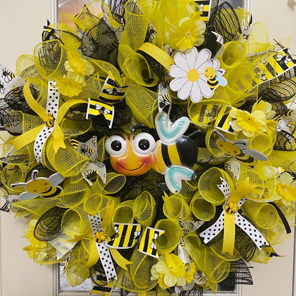 Beautiful handmade wreaths look at ALL the photos